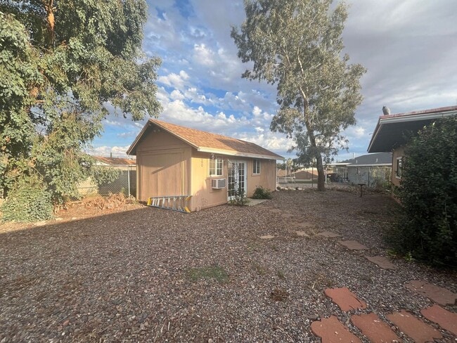 Building Photo - affordable 3 bedroom 2 bath home with gara...