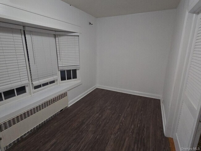 Building Photo - 267 Plainfield Ave