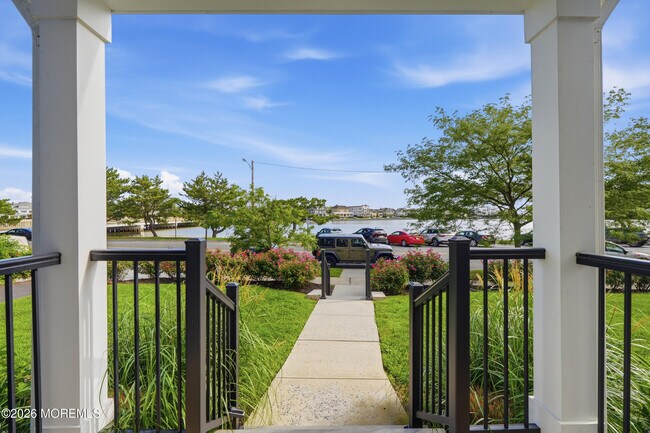 Building Photo - 306 Deal Lake Dr