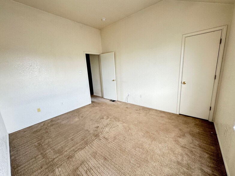Building Photo - 1706 Tanner Cir