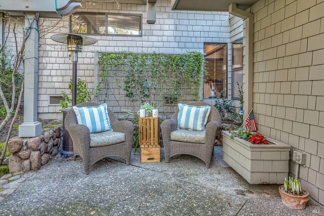 Building Photo - 522 Meadowood Ln