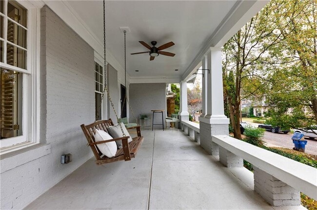 Building Photo - 654 Cresthill Ave NE