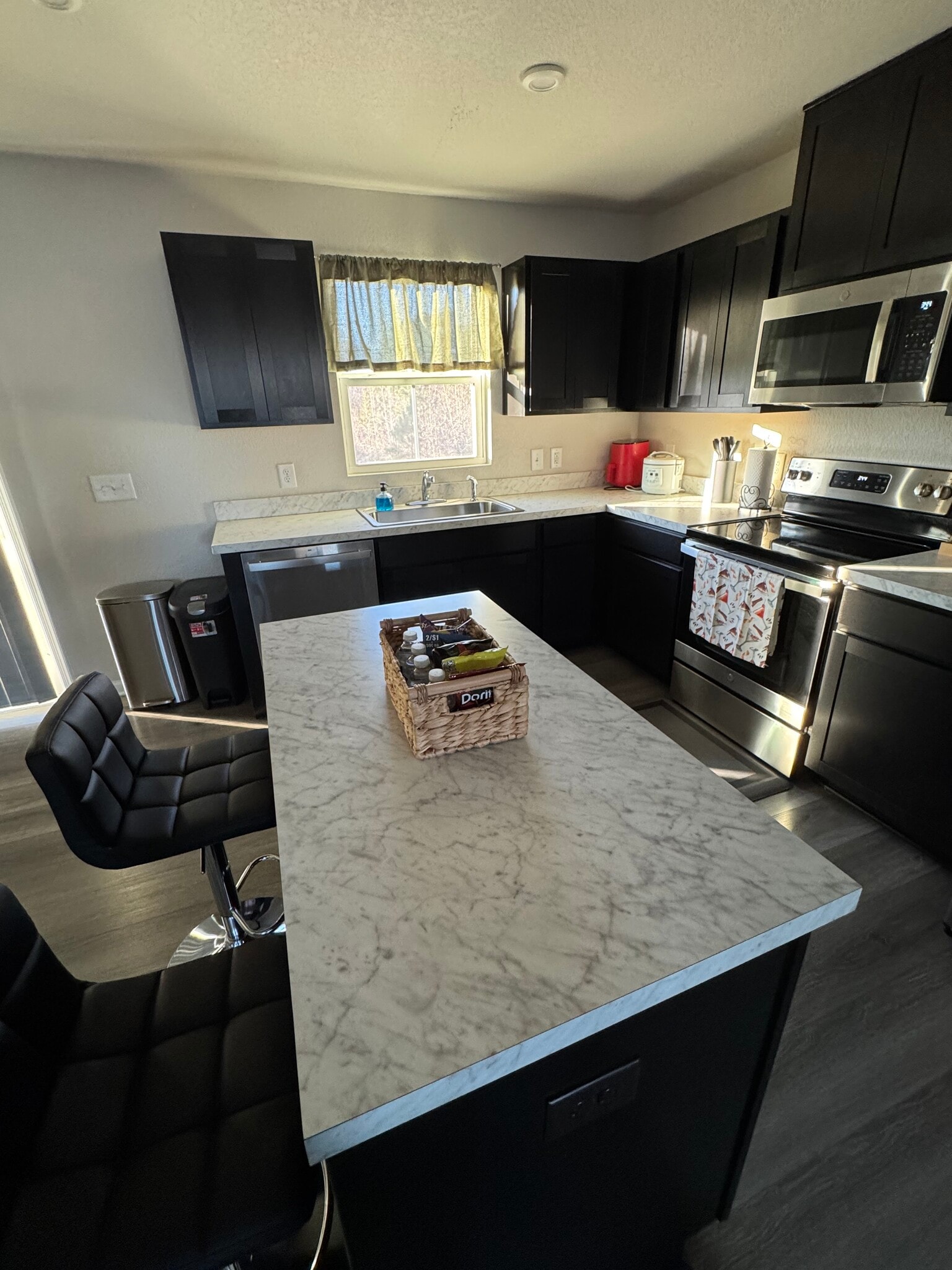 Kitchen - 66 Clara Ct