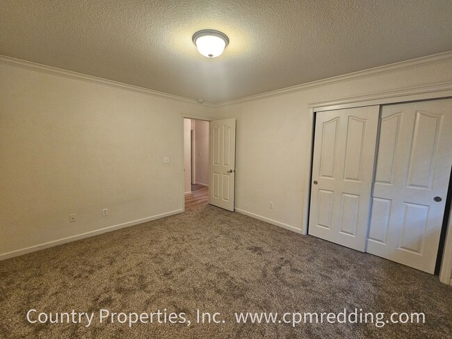 Building Photo - 3875 Meadow Oak Way