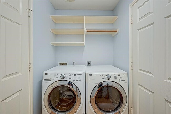 Building Photo - 2214 Falcon Knoll Ln