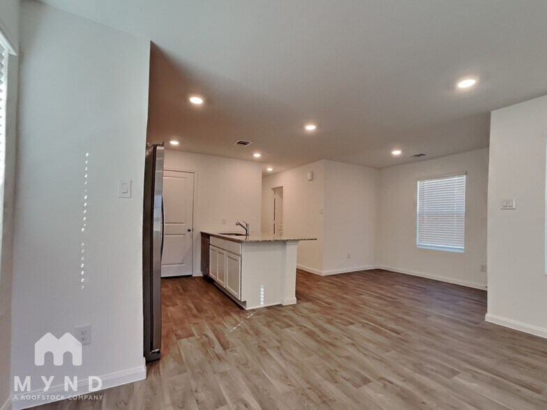 Building Photo - 12015 William Trails Cir