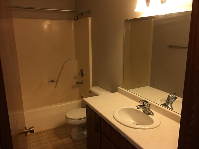 Building Photo - 2100 Kay Marie Rd