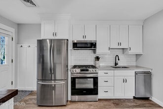 Building Photo - 1217 Lister St