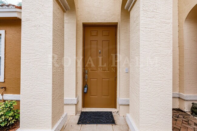 Building Photo - 12060 Lucca St