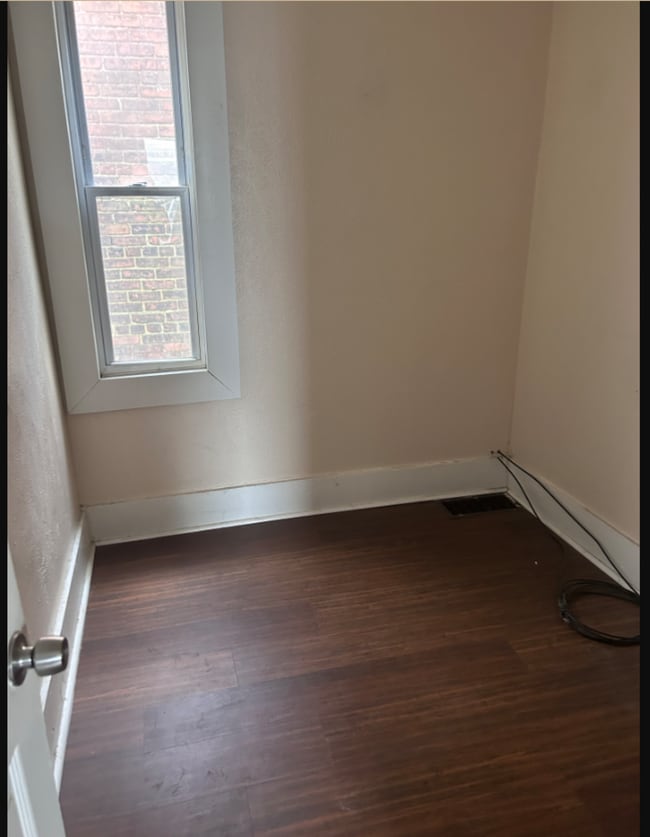 Building Photo - 6010 Wakefield Ave