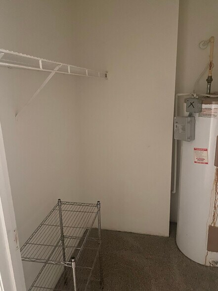 Building Photo - 29 Edgewater Cir