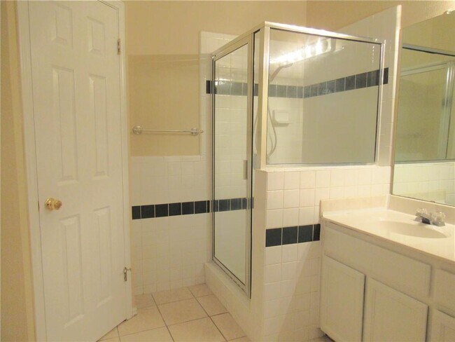 Building Photo - 4723 Castleman Dr