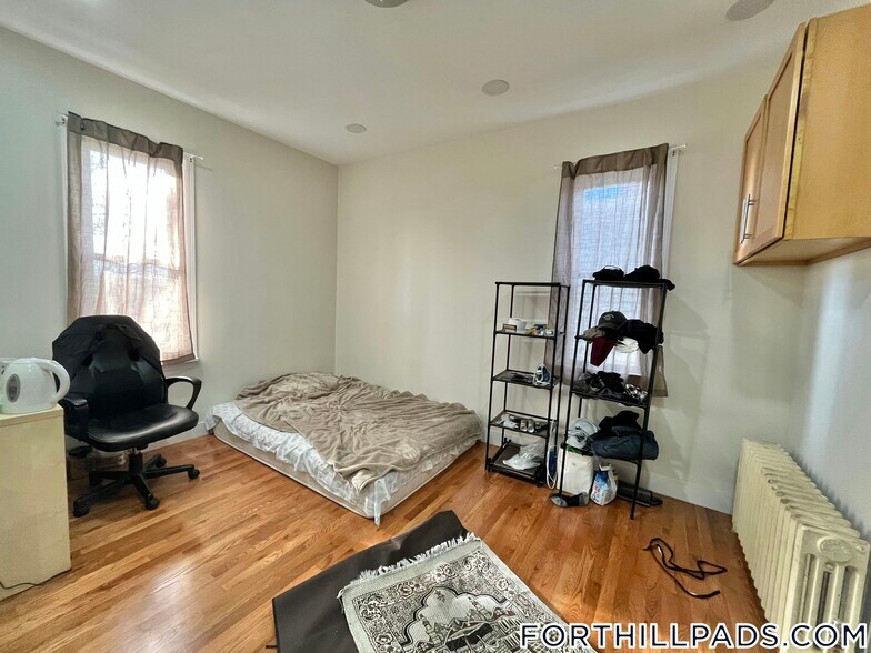 Building Photo - 49 Beech Glen St