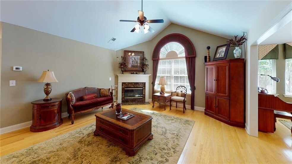 Building Photo - 100 Highlands Ridge Pl