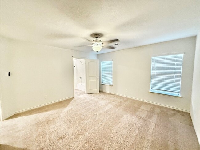 Building Photo - 521 Locksley Cove