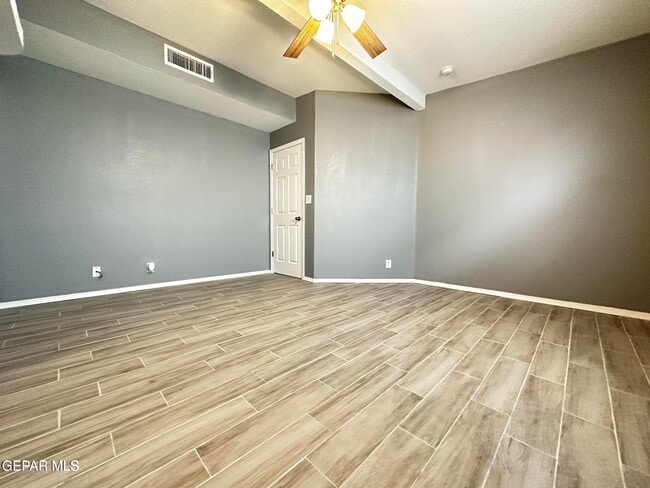 Building Photo - 421 Valle del Mar Dr