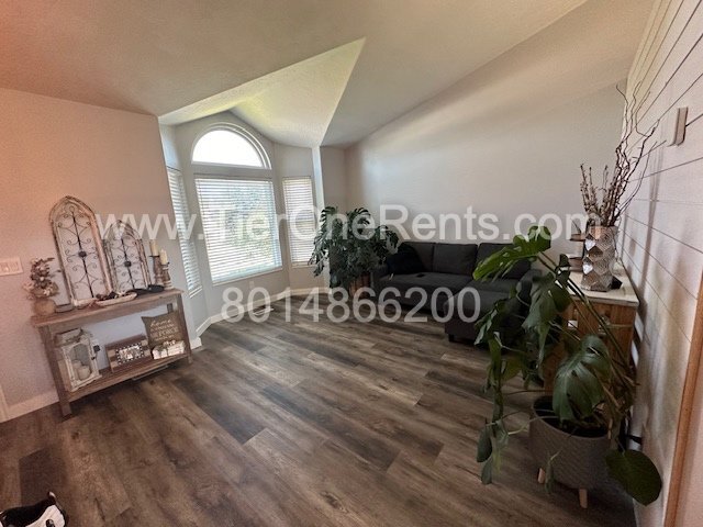 Building Photo - This property offers a NO DEPOSIT option available for qualified renters!