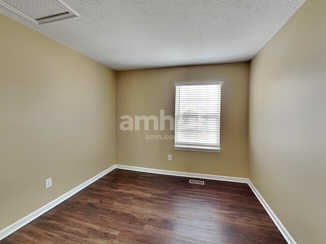 Building Photo - 515 Indian Lake Dr