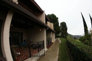 Building Photo - 8005 Via Verona