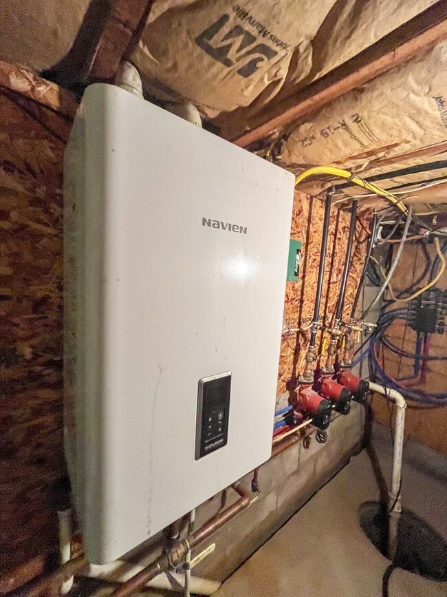 Building Photo - 52 East Ave