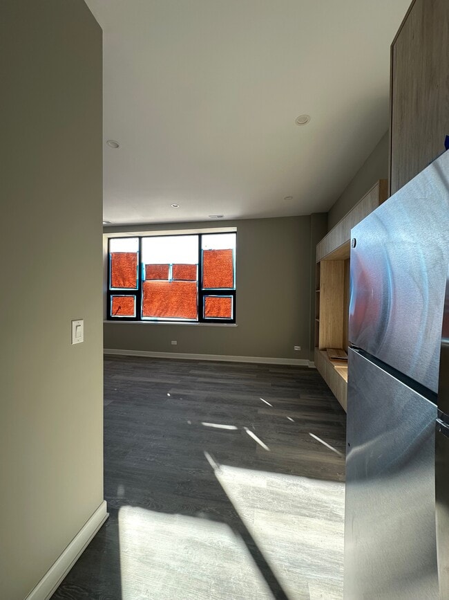 Building Photo - 5912 N Nashotah Ave