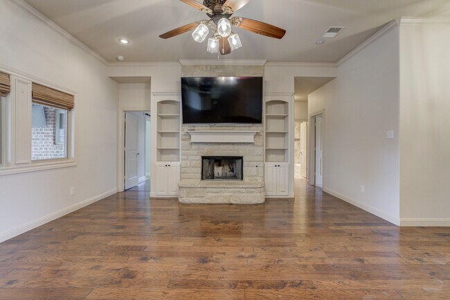 Building Photo - 803 Avenue S