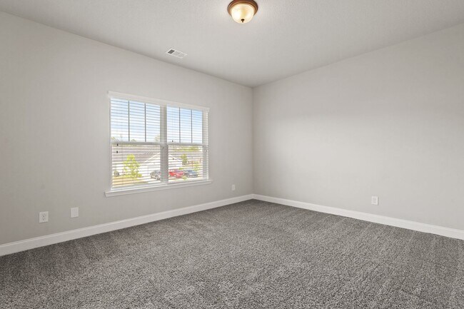 Building Photo - 508 Potter Stone Square