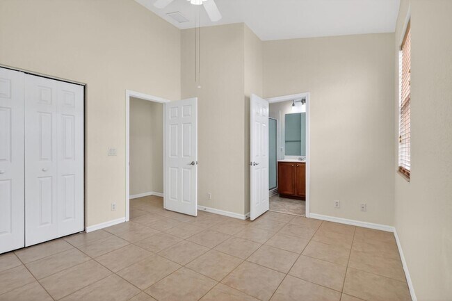 Building Photo - 115 Pond Apple Ln