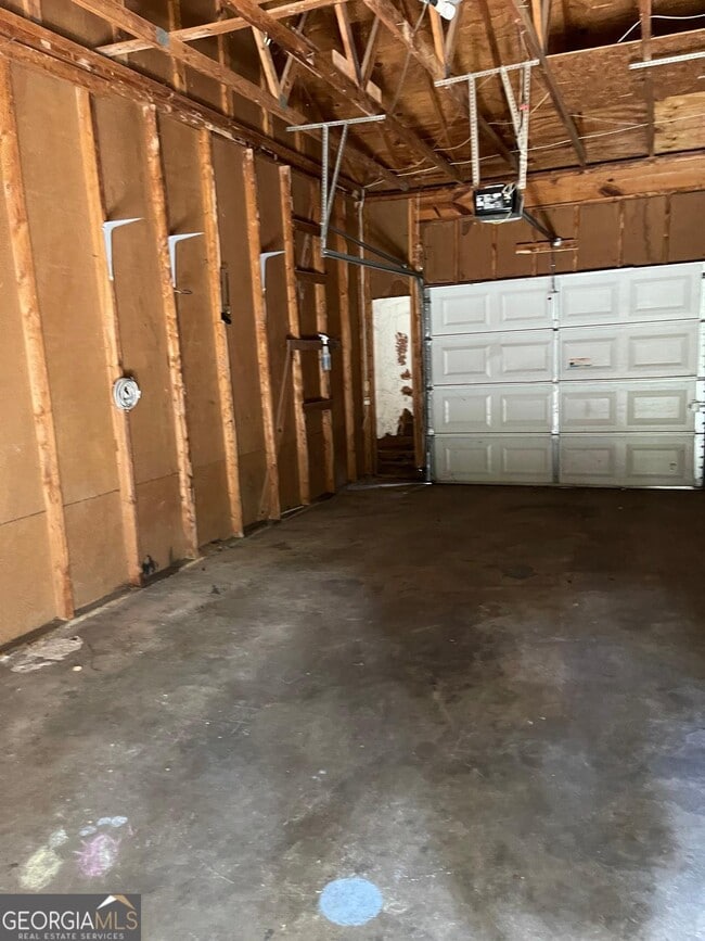 Building Photo - 1356 Diplomat Dr