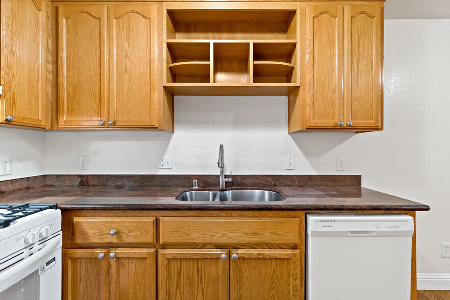 Building Photo - 2644 62nd Ave