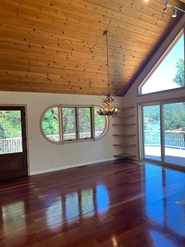 Building Photo - 18098 Chaparral Dr