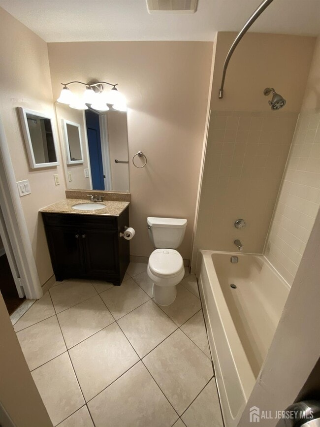 Building Photo - 9002 Tamarron Dr