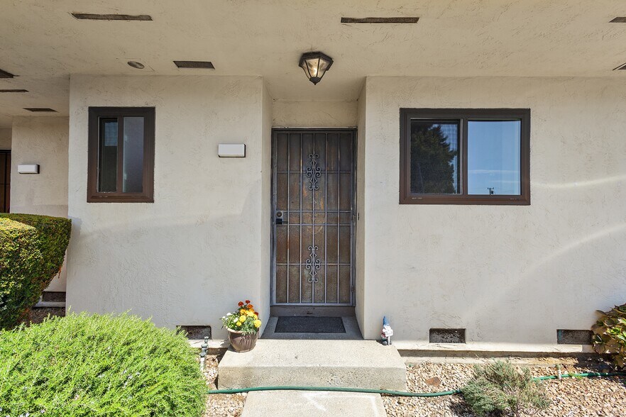 Building Photo - 2751 Cortez Ct