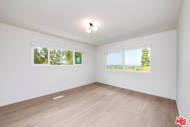 Building Photo - 3643 Ballina Canyon Rd