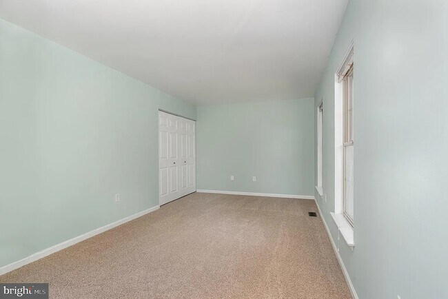 Building Photo - 109 Hunters Ridge Dr