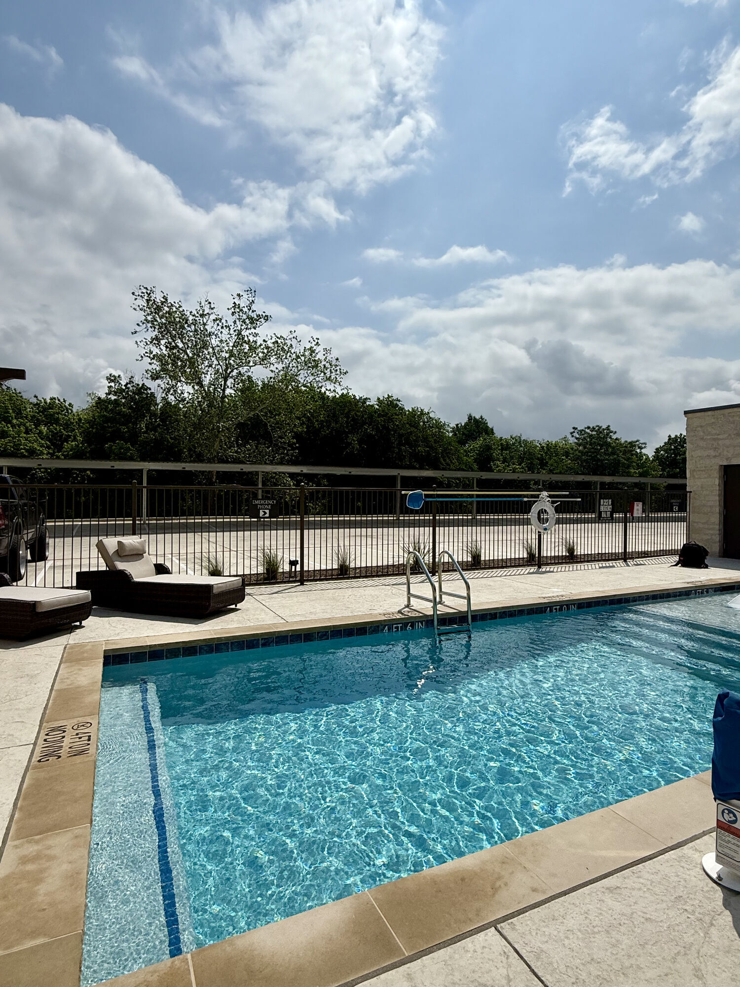 Building Photo - BARONS PARK