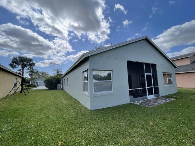 Building Photo - 6373 Lansdowne Cir