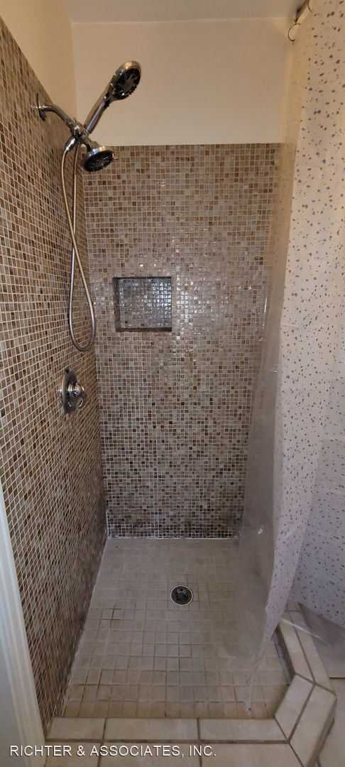 Building Photo - 3 br, 2 bath House - 137 S TOMPKINS