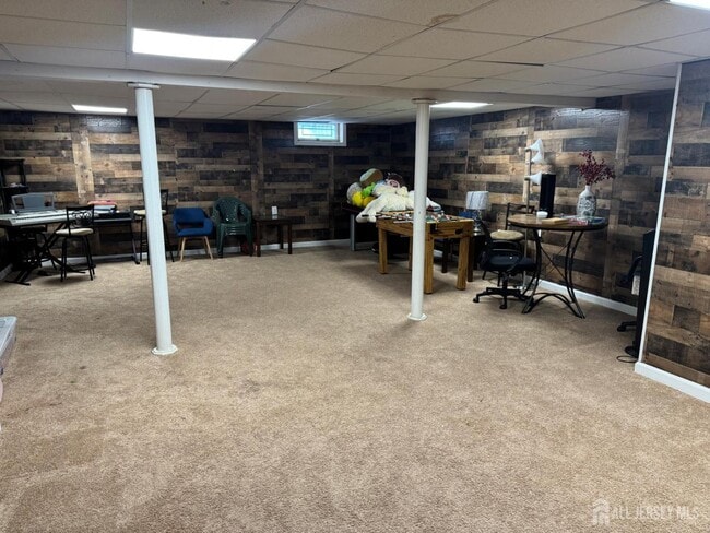 Building Photo - 10 Nutmeg Ct