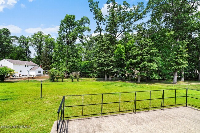 Building Photo - 773 Nutswamp Rd