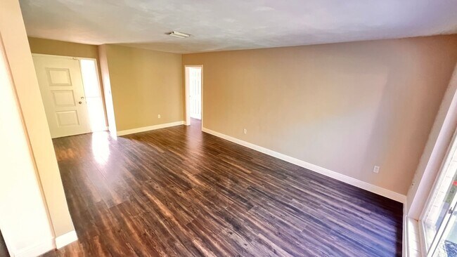 Building Photo - Timeless Charm Meets Modern Comfort in the Heart of Winter Park! WASHER & DRYER INCLUDED!