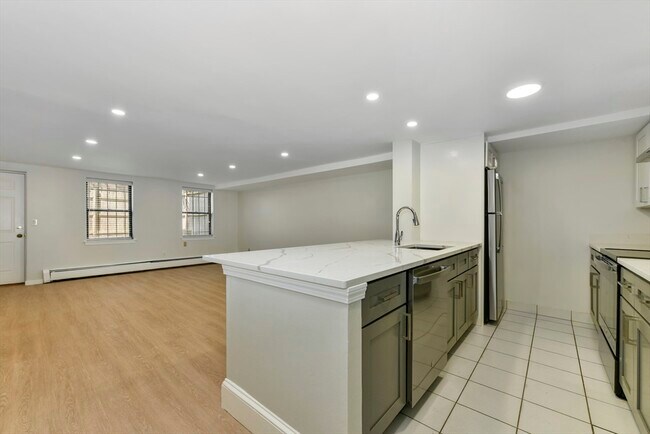 Building Photo - 97 Appleton St