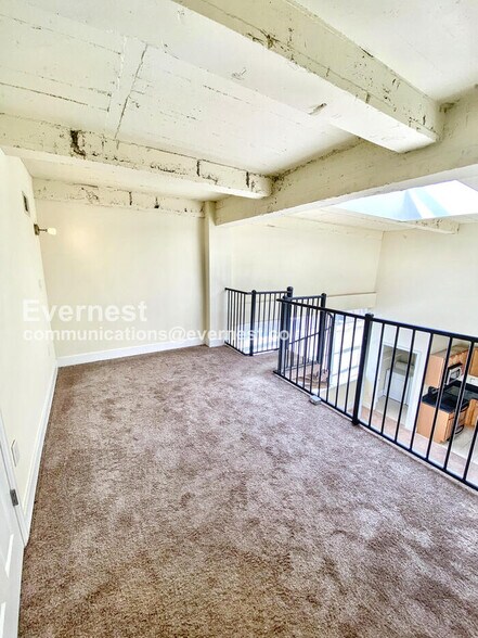 Building Photo - 525 E Grace St