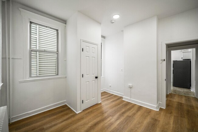 Building Photo - 32 Claremont Ave
