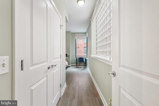 Building Photo - 1117 10th St NW