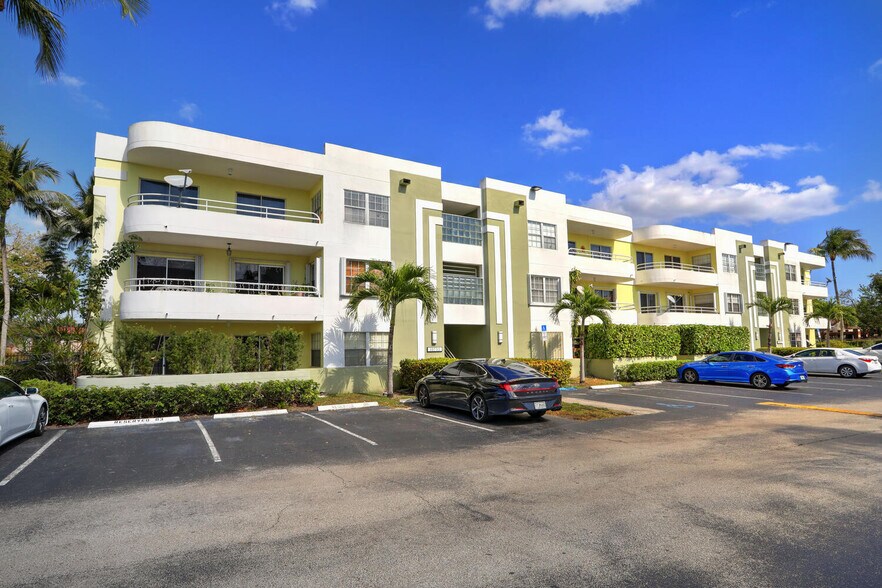 Building Photo - 10755 SW 108th Ave