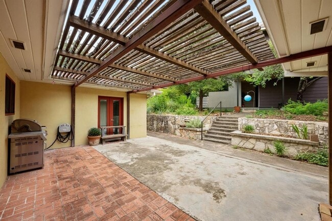 Building Photo - 1227 Hillside Ave