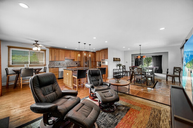 Building Photo - 1167 Longtree Ln