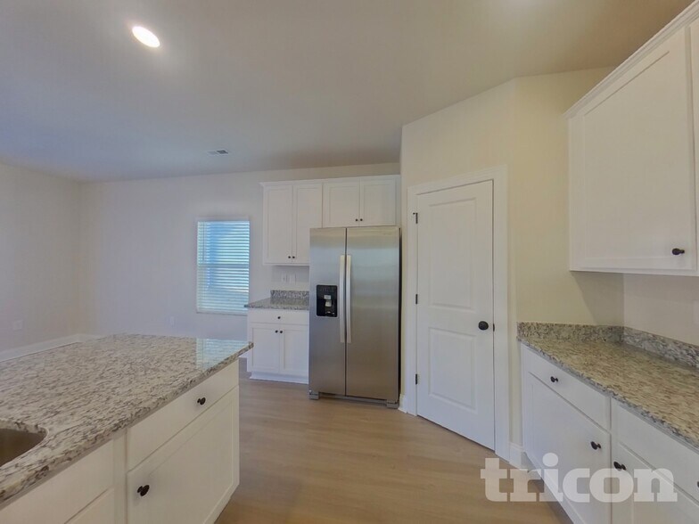 Building Photo - 7326 Jerimoth Dr