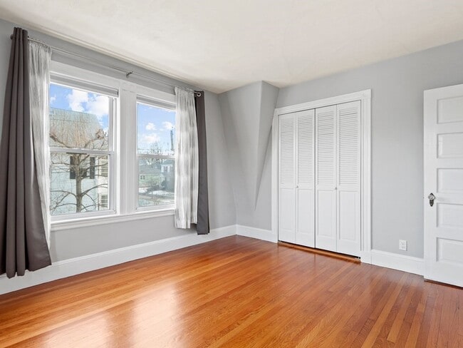 Building Photo - 169 George St